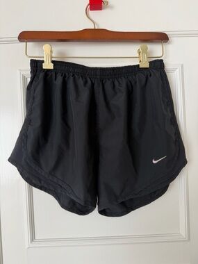 Women's Nike Tempo Shorts in Black size small
